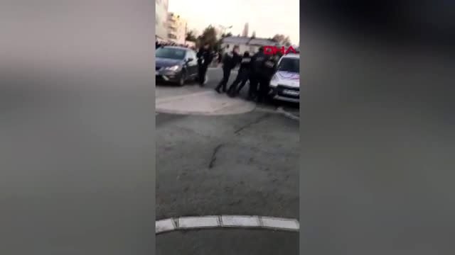 Fransa genel grev sürüyor.. polisten eylemcilere sert müdahale