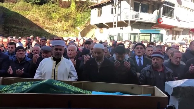 Böbreğini verdiği oğlunun acısına 3 ay dayanabildi