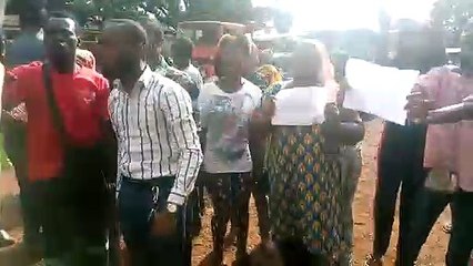 Manifestation devant le tribunal de Mafanco après la condamnation d'Elie Kamano et Badra Koné