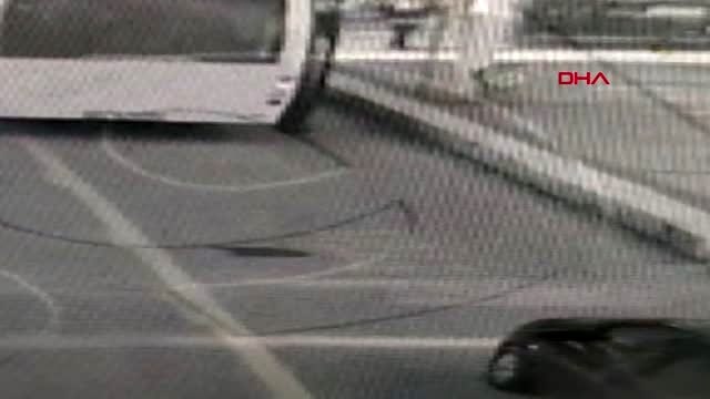 Edirne polisi, kadınların yüzüne sıvı atıp kaçan şüpheliyi arıyor