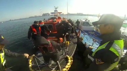 10명 탄 낚시배 그물에 걸려...전원 무사히 구조 / YTN