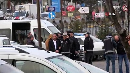 Sahte evraklarla insan kaçakçılığı yapan çeteden 4’ü tutuklandı