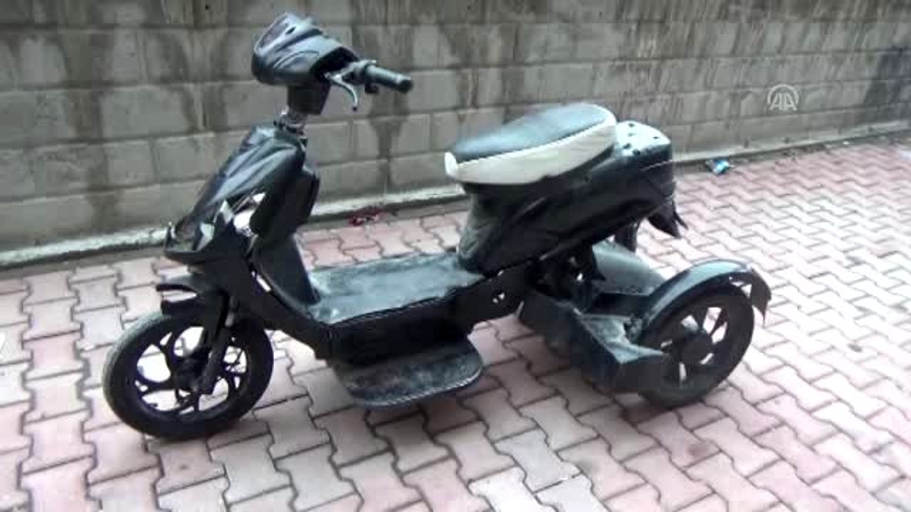 Yürüme engelli vatandaşın elektrikli bisikletini kırdılar