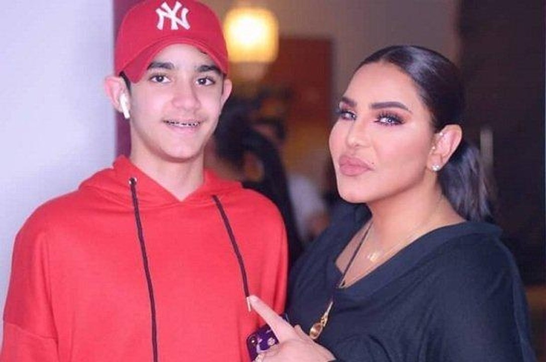 ابن أحلام يفاجئها على المسرح ورد فعلها أشعل الأجواء
