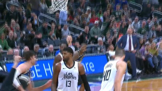 لقطة: كرة سلّة: سلّة ساحقة استعراضية لجيانيس