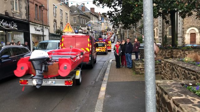 Sainte-Barbe. Défilé des pompiers dans les rues avant la cérémonie officielle