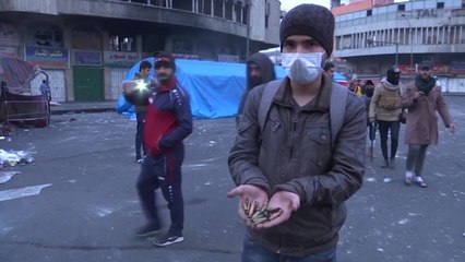 이라크 바그다드 반정부시위 현장서 총기 난사..."100여 명 사상" / YTN