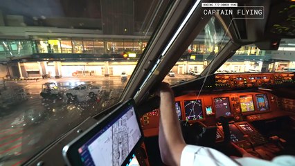 BOEING 777 TAKE OFF FROM SINGAPORE