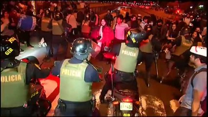 Download Video: El estudiantado peruano sale a la calle para protestar por el aumento de las tarifas del transporte público