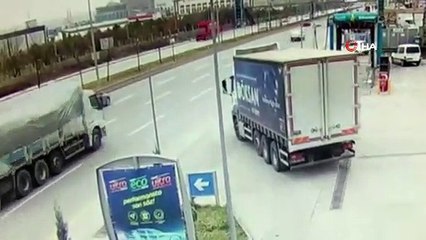 Başkent'te kaza güvenlik kamerasına yansıdı