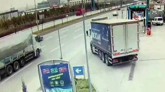 Başkent'te kaza güvenlik kamerasına yansıdı