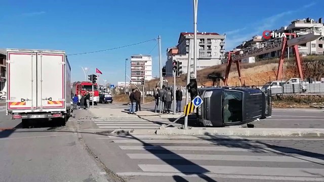 Takla atan araçtan burunları bile kanamadan çıktılar