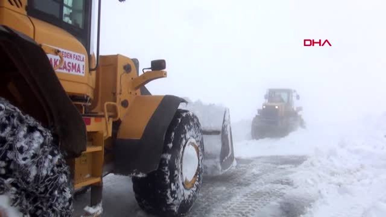 Muş'ta karla mücadele ekiplerinin zorlu mesaisi-2