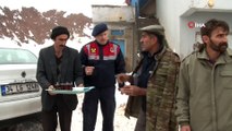 Karla Kapanan Köy Yolları 24 Saat Aralıksız Çalışılarak Açıldı