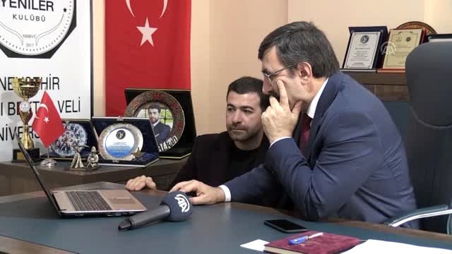 Cevdet Yılmaz, AA'nın Yılın Fotoğrafları oylamasına katıldı