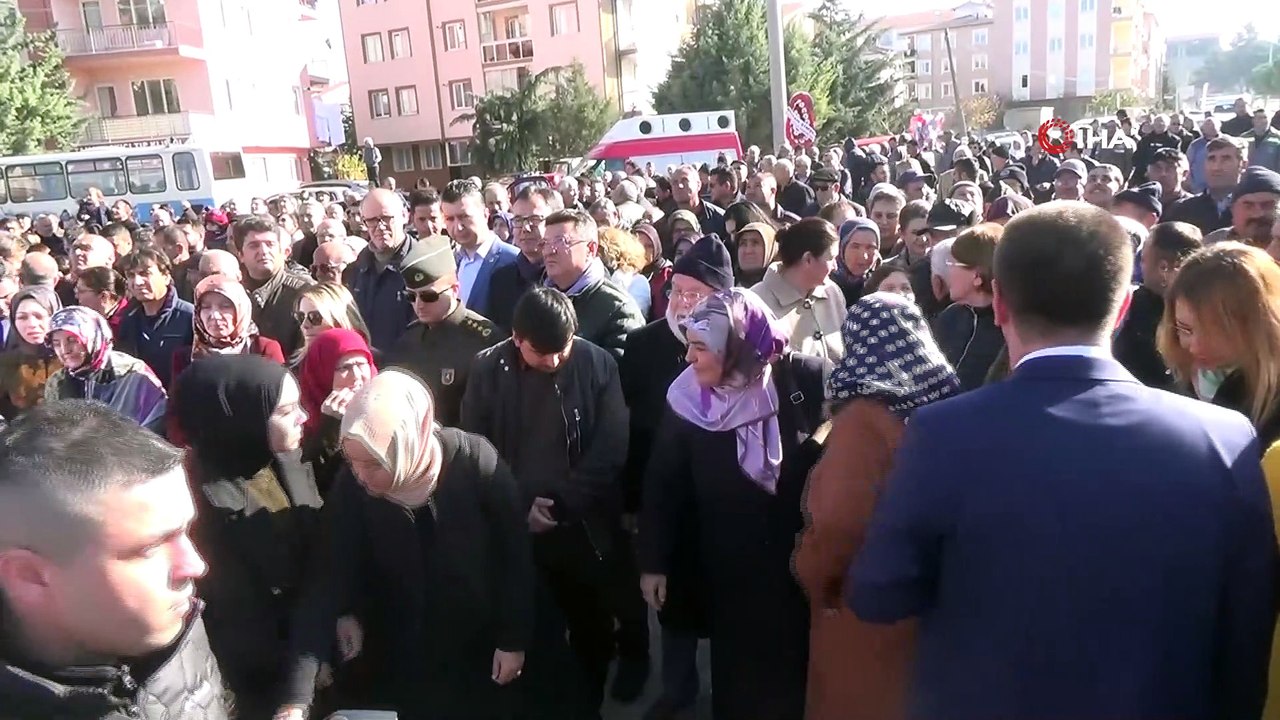 Türkiye’nin ilk şehit kadın pilotu Ayfer Gök'ün isminin verildiği kavşak açıldı