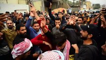 Manifestantes continuam nas ruas do Iraque, apesar da morte de 17 civis