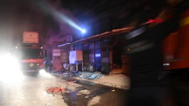 Bursa'da, mobilyacılar sitesinde yangın
