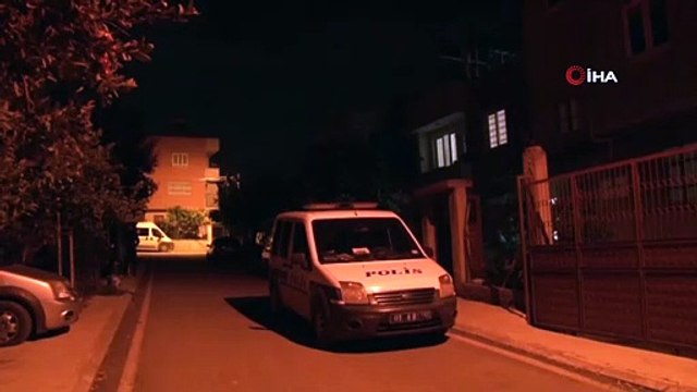 Polis memuru silahını temizlerken kendini vurdu