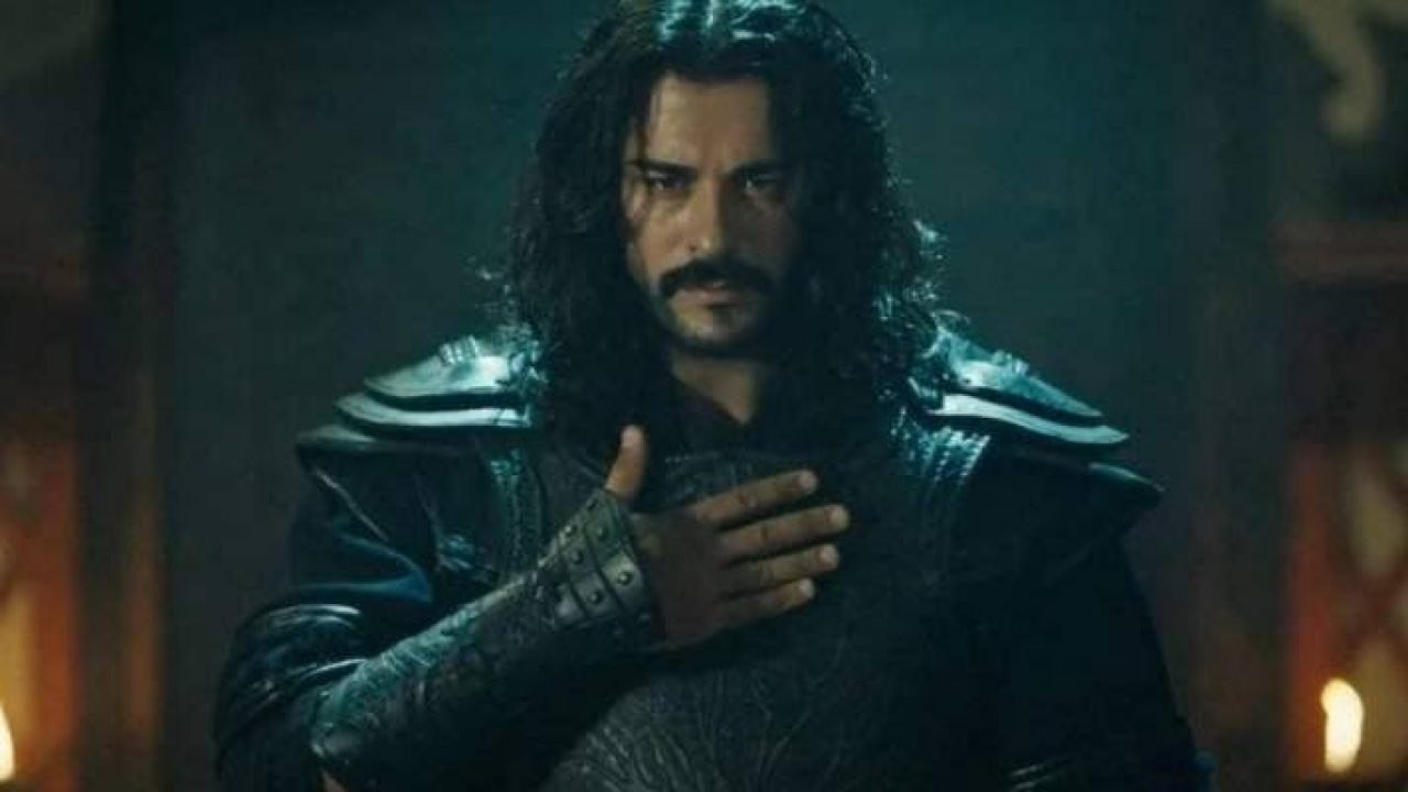 مشهد قراءة بوراك أوزجيفيت القرآن في "قيامة عثما...