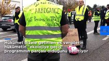 Video |  Paris'i savaş alanına çeviren 'Sarı Yelekliler' kim ve ne istiyorlar?
