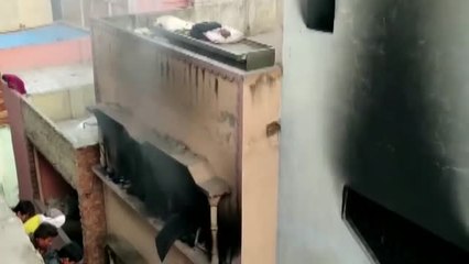 Un incendio en una fábrica de Nueva Delhi causa al menos 43 muertos