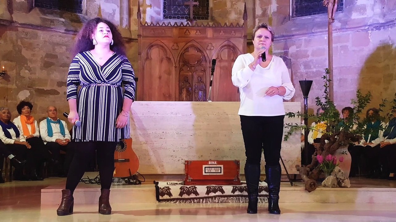 Gospel de Noël - "His Eye is on The Sparrow"