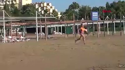 Antalya'da turistler aralık ayında deniz keyfi yaptı