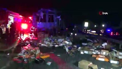 Kargo kamyonu ile otobüs çarpıştı; 2 ölü 26 yaralı