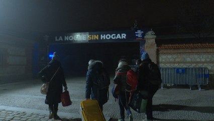 Más de un millar de personas se unen a 'La noche sin hogar' en Madrid