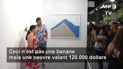 Un artiste vend une banane 120.000 dollars, un autre la mange