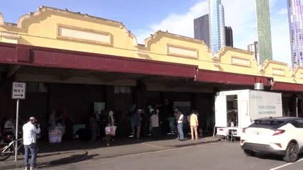 Avustralya'daki evsizlere Hasene Derneğinden yemek servisi