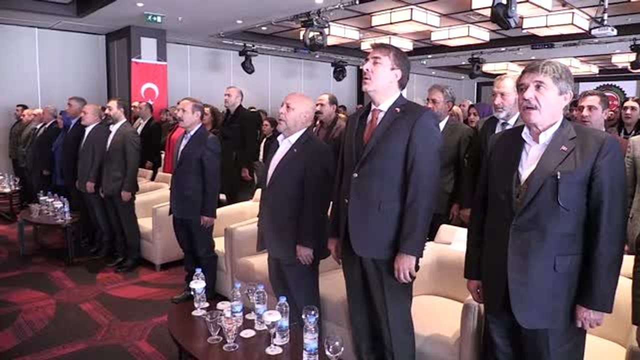 Hak-İş Genel Başkanı Arslan: "Ankara'daki Fransa Büyükelçiliğine siyah çelenk bırakacağız"