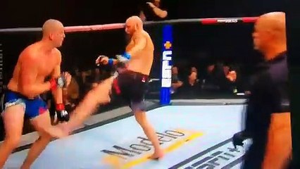Vuelve a la UFC y pierde por nocaut técnico tras recibir estos dos contundentes golpes bajos