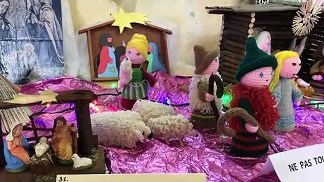 PHOTOS - Une soixantaine de crèches du monde entier exposées dans l'église de Saint-Denis-du-Maine