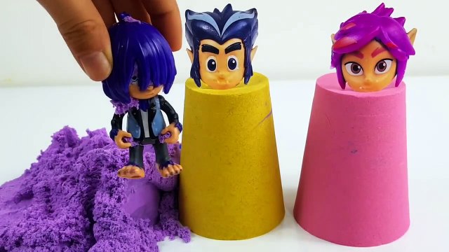 PijaMaskeliler Kinetik Kum ve Sticker LOL Bebekler ile Ezme Oyunu Oynuyorlar تعلم الألوان للأطفال ، والأطفال الصغار. هذا هو الجسم الطلاء فنجر الأسرة أغنية الحضانة القوافي تعلم الفيديو