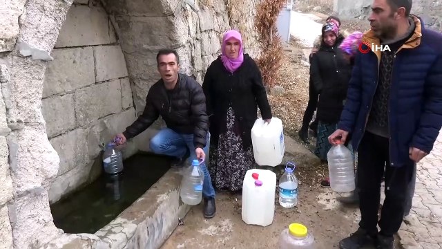 Ödenmeyen faturalar nedeniyle susuz kalan köy halkı yardım bekliyor