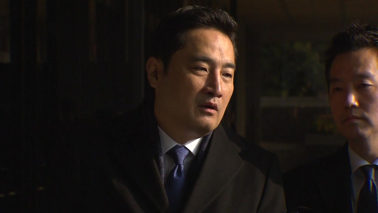 강용석, '김건모 성폭행 의혹' 고소장 제출 / YTN