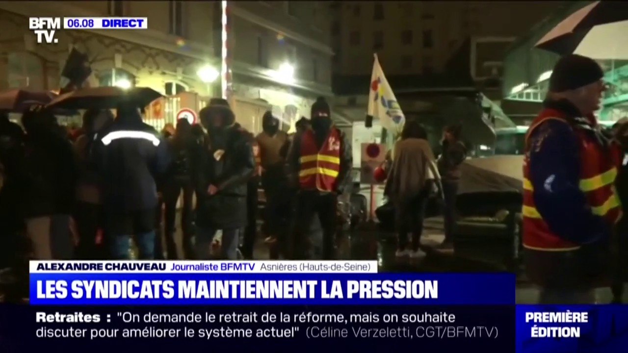 Des manifestants bloquent un dépôt de bus de la gare d'Asnières-Gennevilliers contre la réforme des retraites