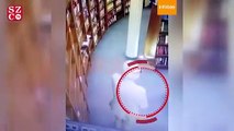 Büyükelçi kitap çalarken yakalandı