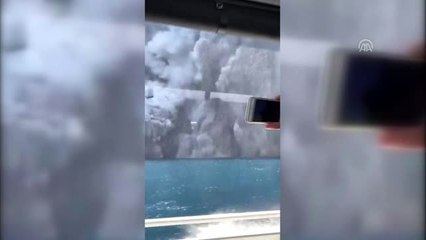 Yeni Zelanda'da Whakaari Yanardağı patladı