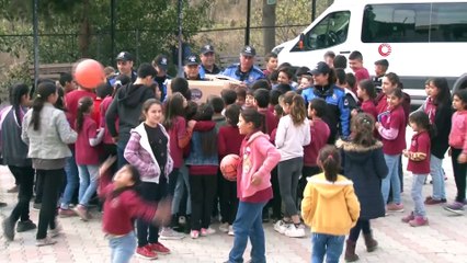 Öğretmenin isteğini Emniyet Müdürü gerçekleştirdi