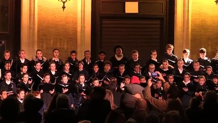 Raggi - Bentornato Spelacchio, l-albero di Natale di Roma! (08.12.19)