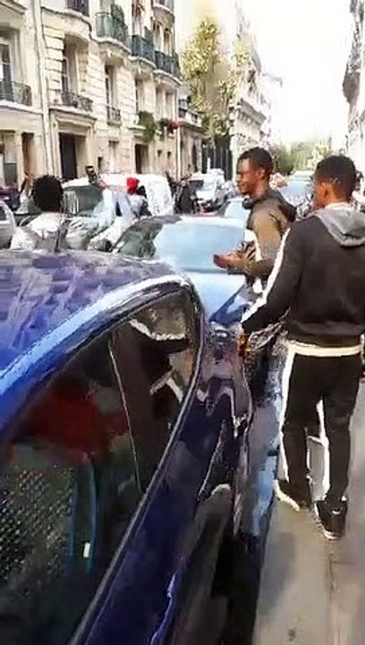 Manifestation devant l'ambassade de Guinée à Paris