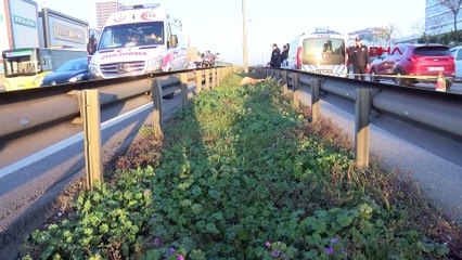 D-100’de orta refüjde ceset bulundu
