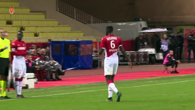 Monaco orta saha oyuncusu yeni numarasına alışamayınca...