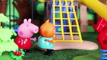 Peppa Pig Juguetes en Español  Peppa pig y danny dog se besan