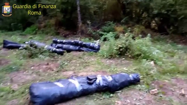 Ora News - Sekuestrohen 300 kg droge dhe laboratori, 3 shqiptarë arrestohen në Itali