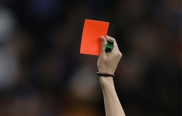Un energúmeno amenaza así a una asistente arbitral de 16 años durante un partido de fútbol: "Como te pille fuera, te violo"