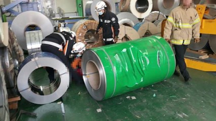 60대 근로자 작업 중 코일에 깔려 사망 / YTN